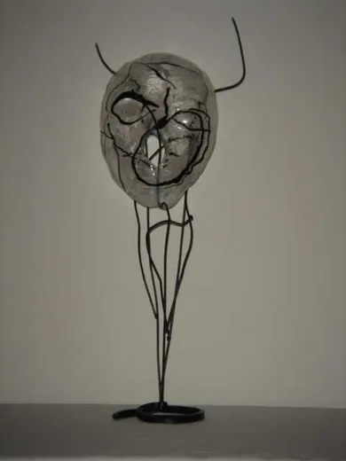 Vuoto di Memoria · 2004 · 56,5x20x13 · Vetrofusione
